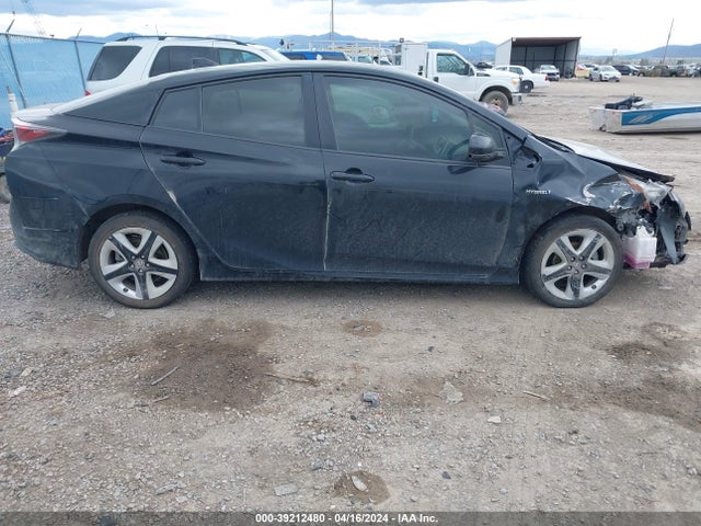 Toyota Prius Four Touring 2016 JTDKARFU3G3508024 Image 13