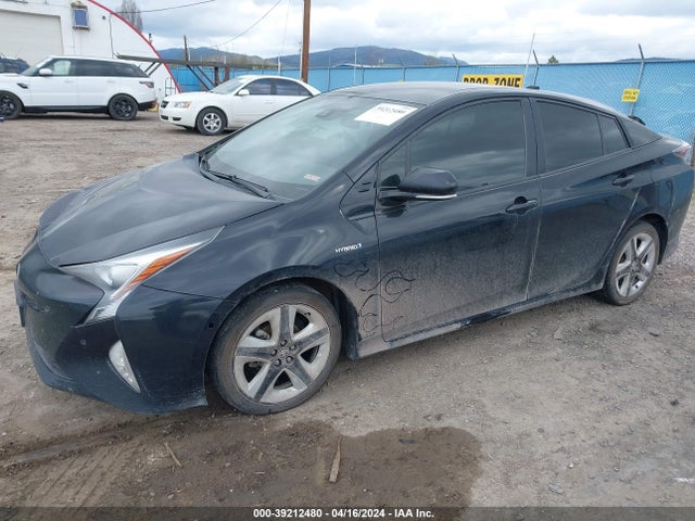 Toyota Prius Four Touring 2016 JTDKARFU3G3508024 Image 2