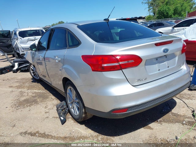 Ford FOCUS SE 2017 1FADP3F27HL221232 Image 3