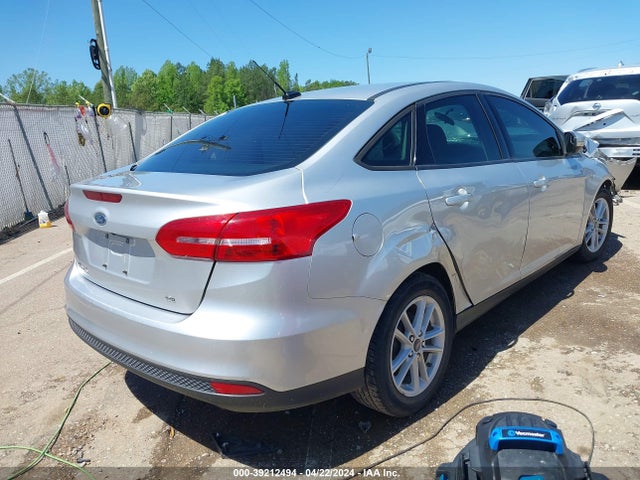 Ford FOCUS SE 2017 1FADP3F27HL221232 Image 4