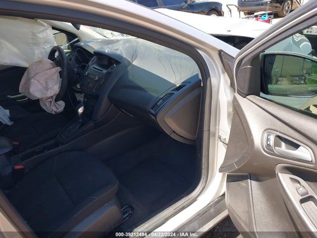 Ford FOCUS SE 2017 1FADP3F27HL221232 Image 5