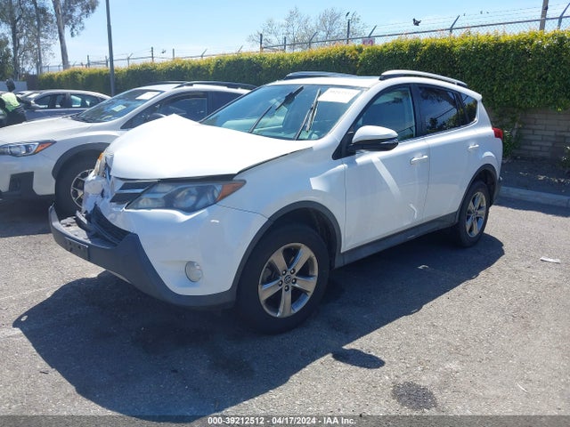 Toyota Rav4 Xle 2015 JTMWFREV0FD064767 Image 2