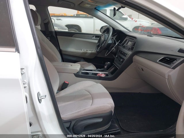 Hyundai Sonata 2016 5NPE24AF3GH412503 Image 5