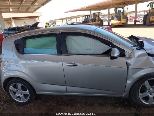 Chevrolet Sonic Ltz Auto 2015 1G1JE6SB0F4123878 Image 12