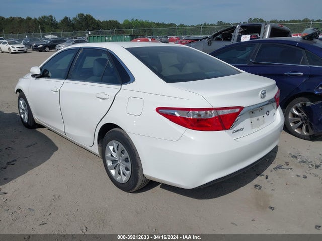 Toyota CAMRY LE 2015 4T4BF1FK0FR489119 Image 3