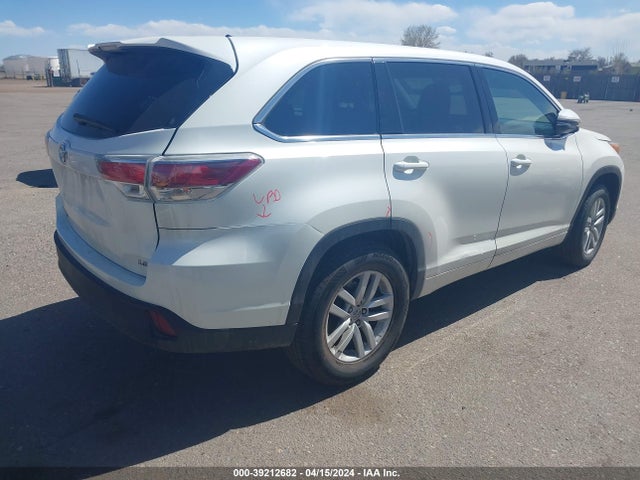 Toyota Highlander Le 2014 5TDZARFH2ES005257 Image 4