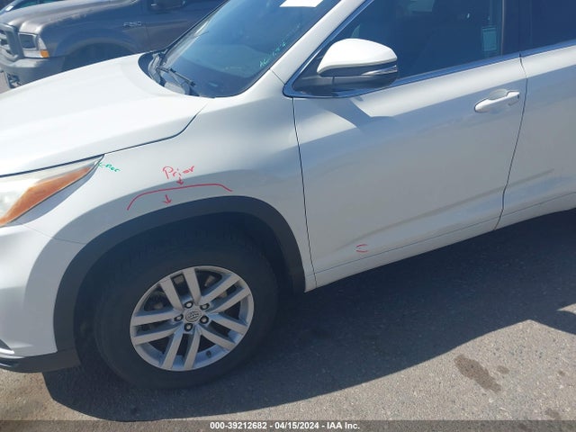 Toyota Highlander Le 2014 5TDZARFH2ES005257 Image 6