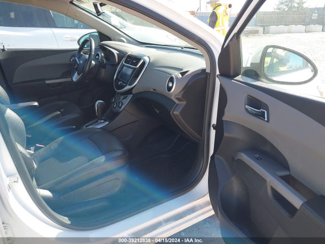 Chevrolet Sonic Premier Auto 2017 1G1JF5SB0H4116844 Image 5