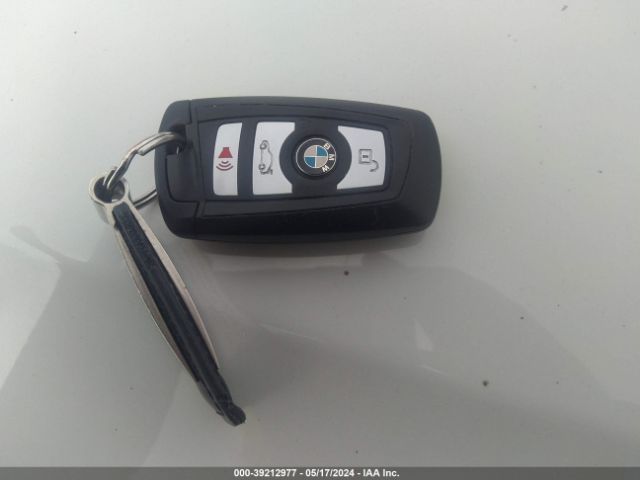 WBA8A3C52JK763729 BMW 320i Xdrive