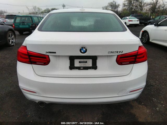 WBA8A3C52JK763729 BMW 320i Xdrive
