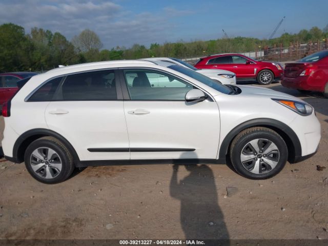KNDCC3LC4J5156669 KIA NIRO EX