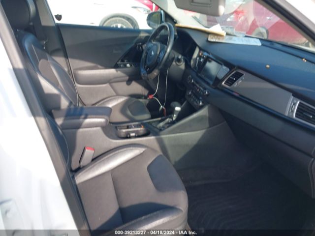 KNDCC3LC4J5156669 KIA NIRO EX