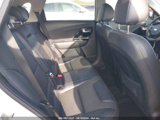 KNDCC3LC4J5156669 KIA NIRO EX