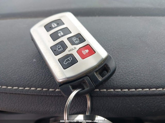 Toyota Sienna Xle 8 Passenger 2015 5TDYK3DC5FS620951 Image 11