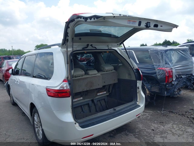 Toyota Sienna Xle 8 Passenger 2015 5TDYK3DC5FS620951 Image 3