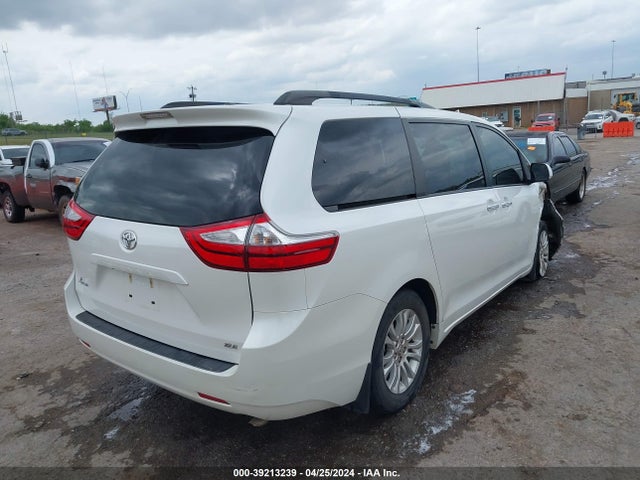 Toyota Sienna Xle 8 Passenger 2015 5TDYK3DC5FS620951 Image 4