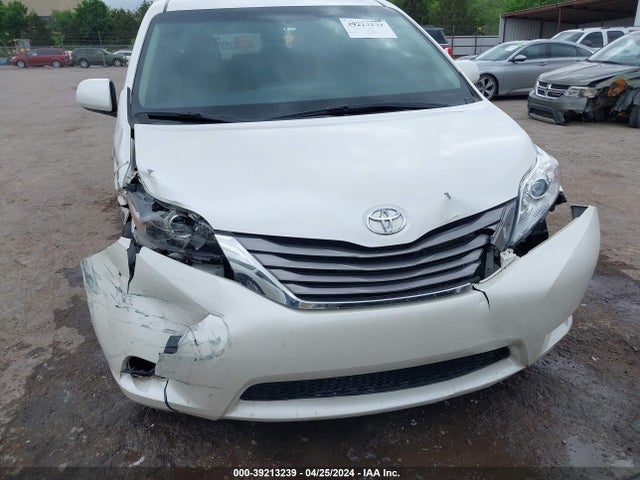 Toyota Sienna Xle 8 Passenger 2015 5TDYK3DC5FS620951 Image 6