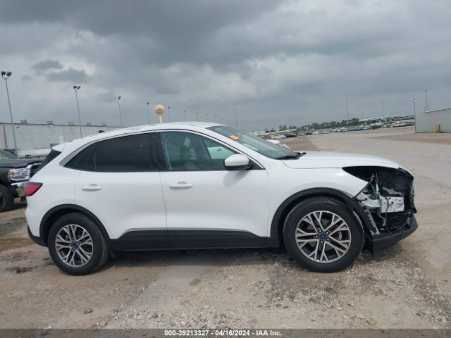 1FMCU0H63NUA45990 Ford ESCAPE SEL