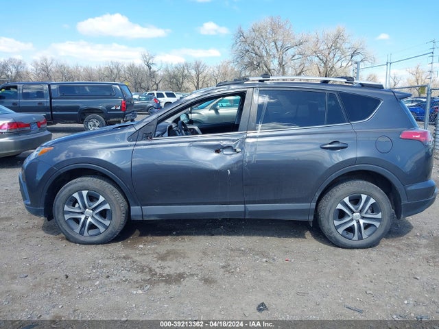 Toyota RAV4 LE 2018 2T3BFREV6JW838028 Image 15