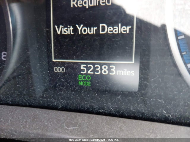 Toyota RAV4 LE 2018 2T3BFREV6JW838028 Image 16