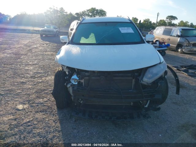KNMAT2MT8FP575006 Nissan ROGUE SV