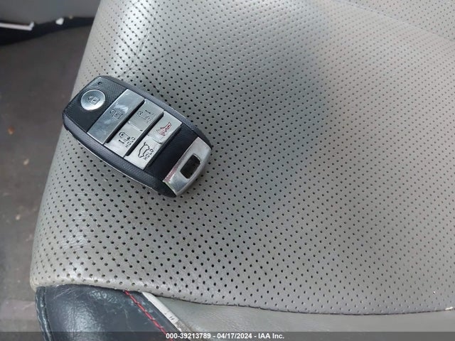 KIA SEDONA LX 2017 KNDMB5C18H6314601 Image 11
