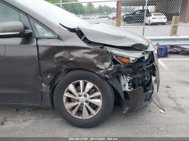 KIA SEDONA LX 2017 KNDMB5C18H6314601 Image 12