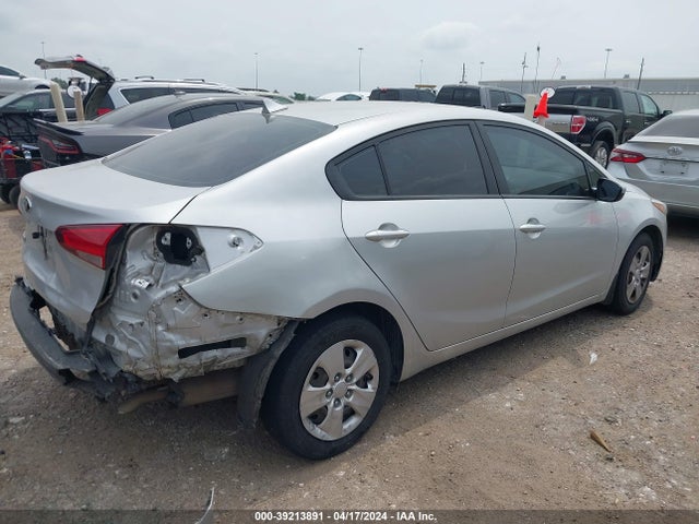 KIA FORTE LX 2017 3KPFK4A74HE024389 Image 4