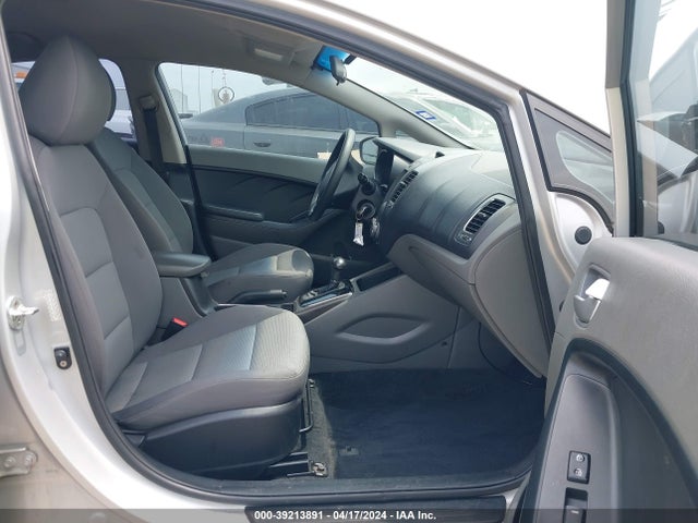 KIA FORTE LX 2017 3KPFK4A74HE024389 Image 5