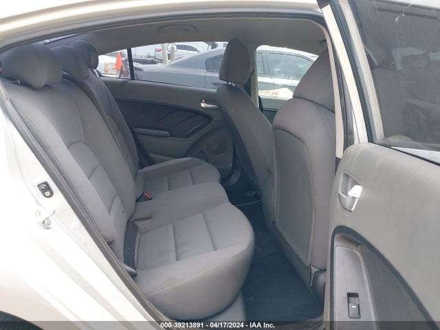 KIA FORTE LX 2017 3KPFK4A74HE024389 Image 8