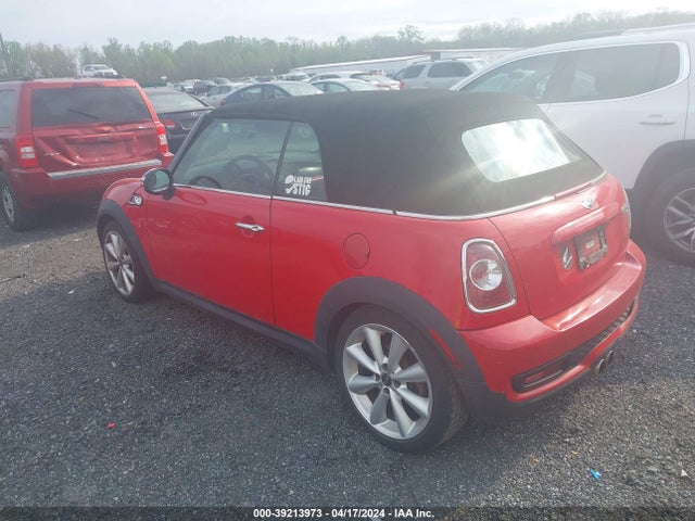 2011 MINI COOPER S WMWZP3C5XBTX83631 Photo 2