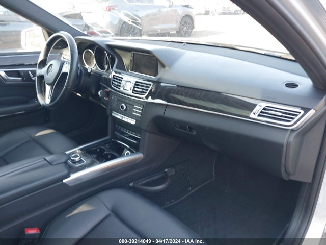 2016 Mercedes-benz E 350 4matic მანქანა იყიდება აუქციონზე, vin: WDDHF8JB4GB260101, აუქციონის ნომერი: 39214049