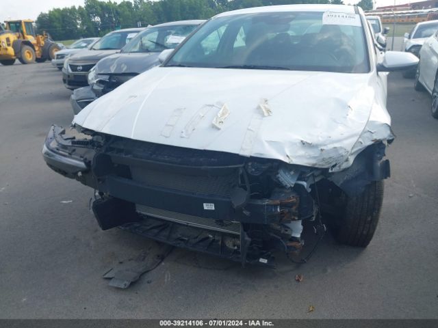 KMHLL4DG5RU741717 Hyundai ELANTRA SE