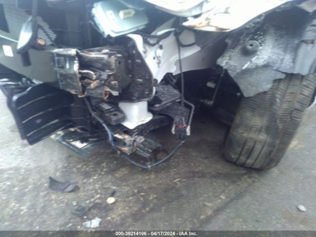 KMHLL4DG5RU741717 Hyundai ELANTRA SE