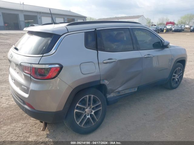 3C4NJCBB9JT489196 Jeep Compass Sun And Wheel Fwd
