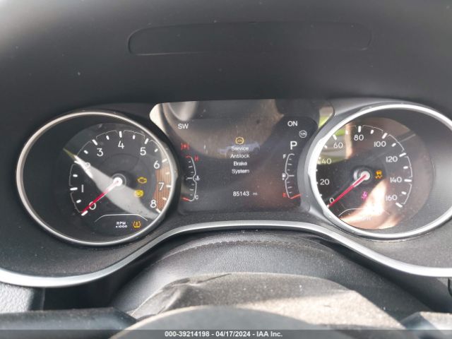 3C4NJCBB9JT489196 Jeep Compass Sun And Wheel Fwd