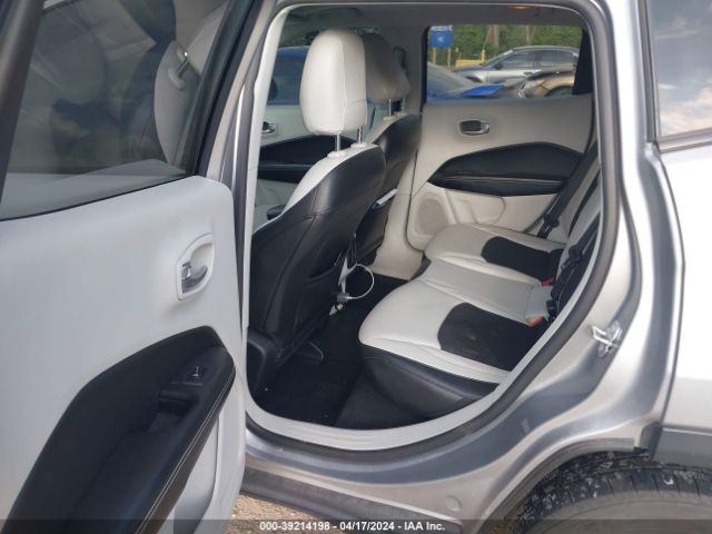 3C4NJCBB9JT489196 Jeep Compass Sun And Wheel Fwd