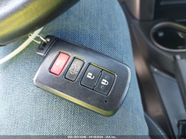 JTMRJREV5HD067128 Toyota Rav4 Hybrid Xle
