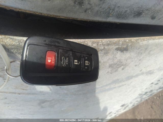 5TDFZRAH3NS093450 Toyota Highlander Platinum