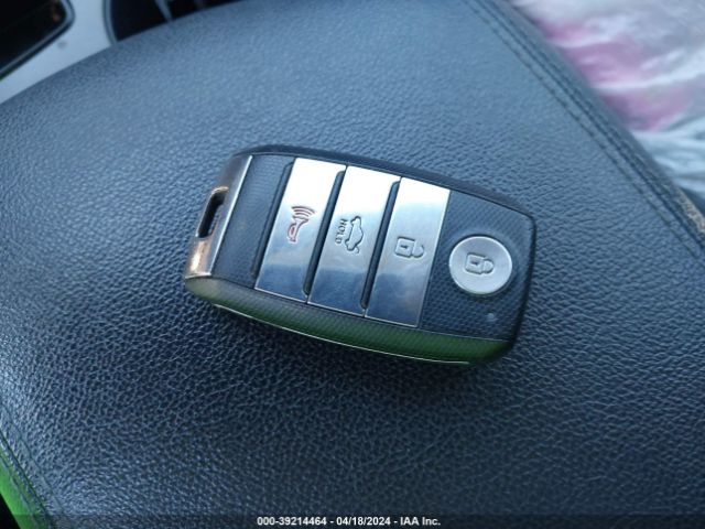 5XXGT4L38KG287561 KIA Optima S