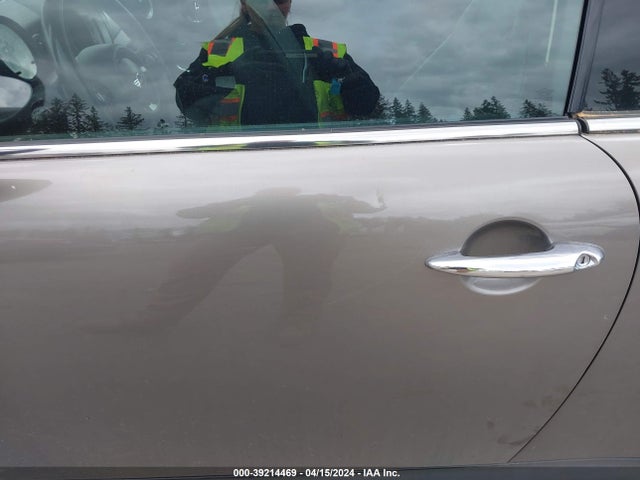 2011 MINI COOPER WMWSU3C50BT098922 Photo 5