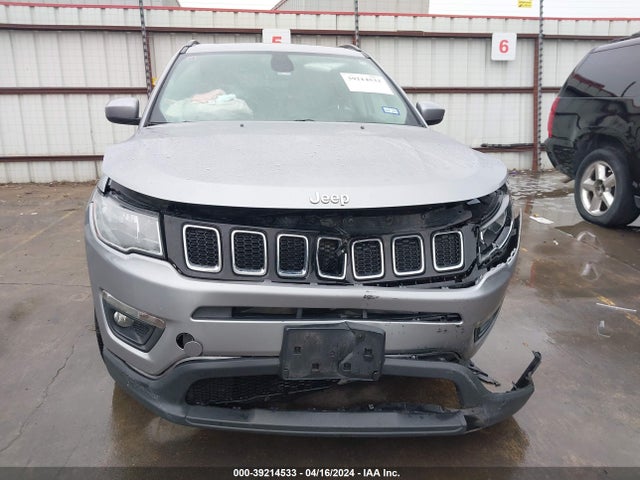 3C4NJCBB8KT782587 Jeep Compass Latitude Fwd