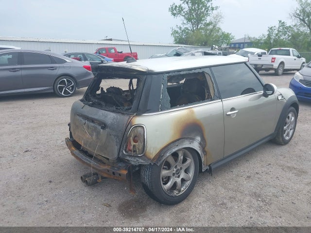 2010 MINI COOPER S WMWMF7C53ATW88766 Photo 3