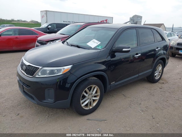 KIA SORENTO LX 2015 5XYKTCA66FG624375 Image 2