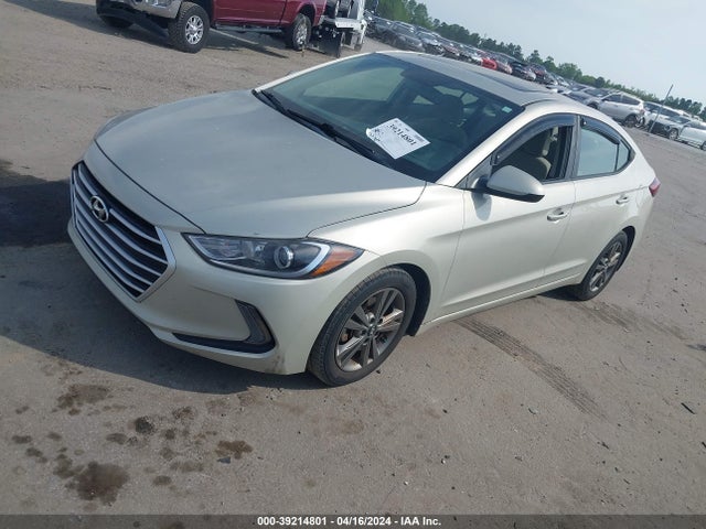 Hyundai Elantra Value Edition 2018 5NPD84LF1JH325004 Image 2
