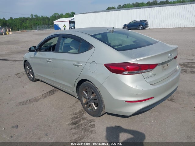 Hyundai Elantra Value Edition 2018 5NPD84LF1JH325004 Image 3