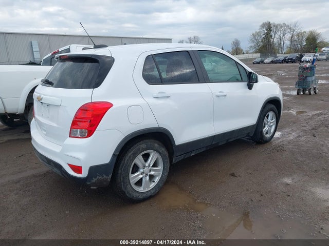 Chevrolet TRAX LS 2019 3GNCJKSBXKL342878 Image 4