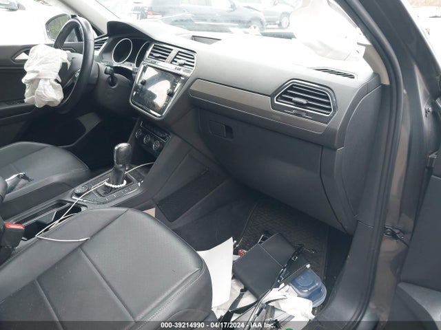 3VV2B7AX1KM077825 Volkswagen Tiguan 2.0t Se/2.0t Sel/2.0t Sel R-line/2.0t Sel R-line Black