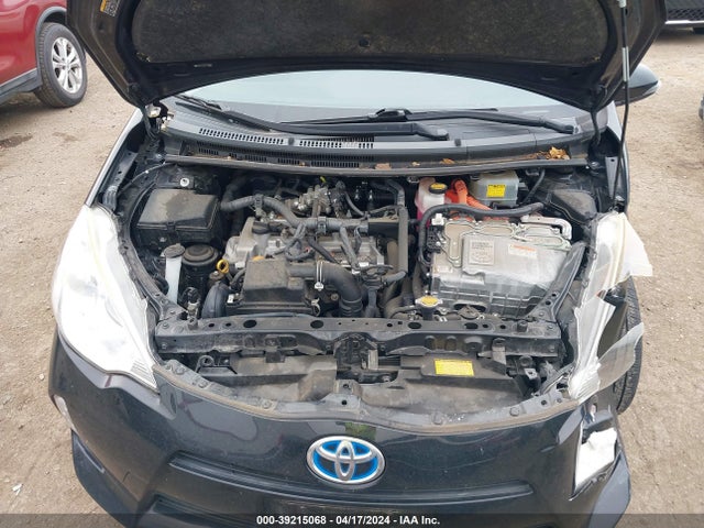 Toyota Prius C Two 2014 JTDKDTB33E1568685 Image 10