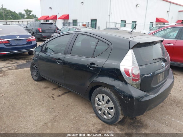 Toyota Prius C Two 2014 JTDKDTB33E1568685 Image 3